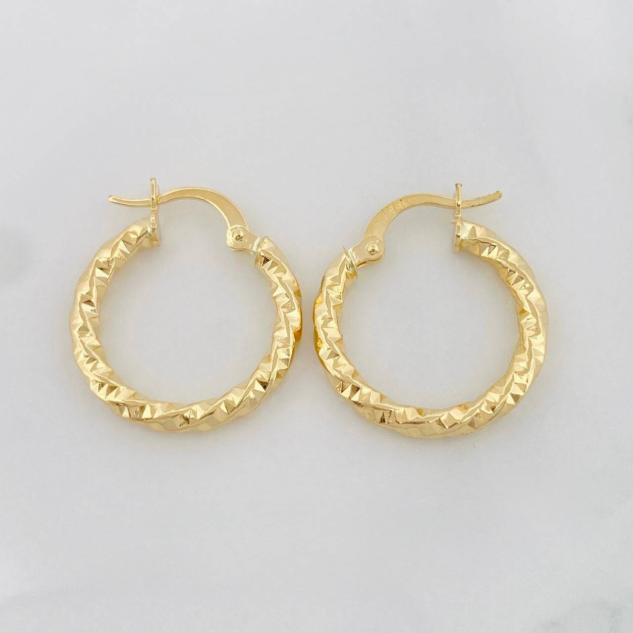 Candongas Yudi 1.7g / 3/4 in Oro Amarillo 18K