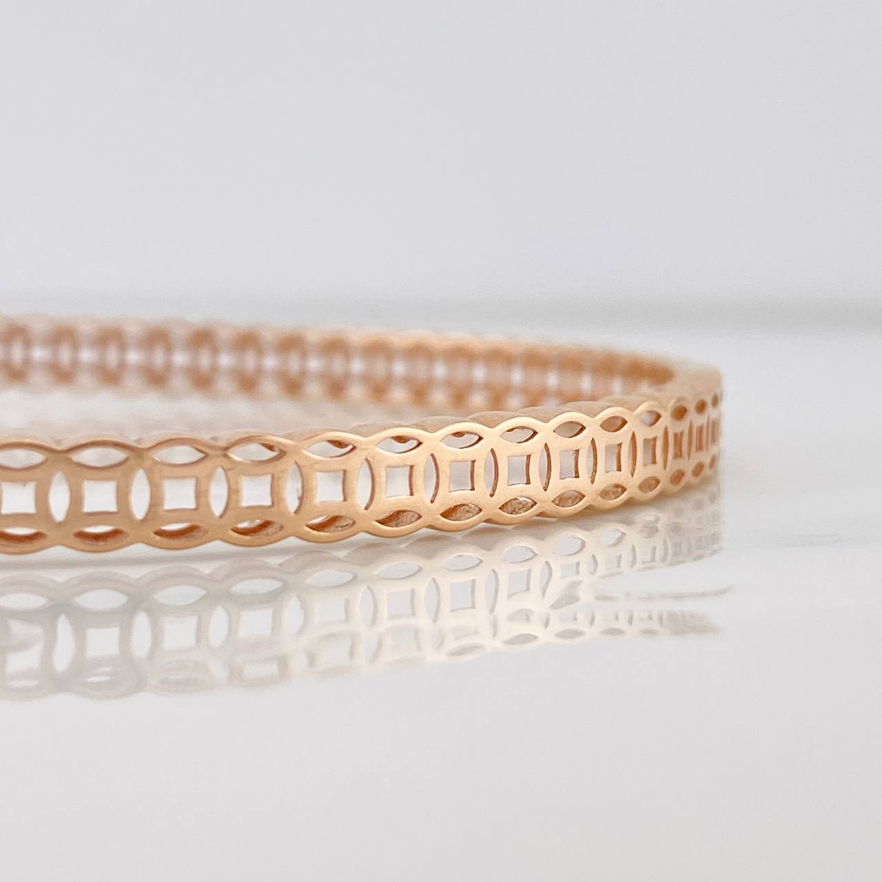 Pulso Aro Círculos 6.65g / 7 3/4 in / 4.5mm Oro Rosa 18K