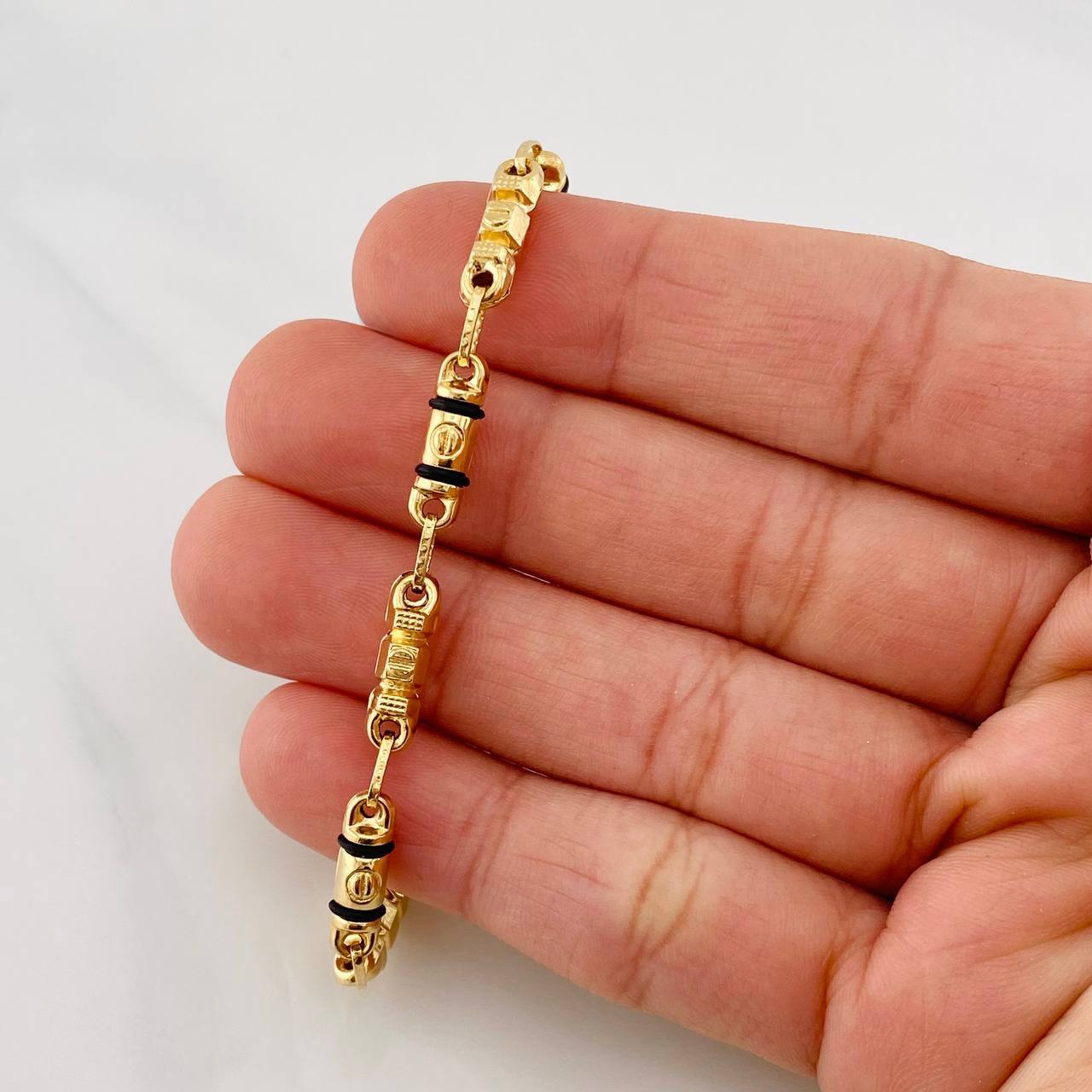 Pulso Tornillo 5.25g / 8 1/4 in / 3.89mm Oro Amarillo 18K