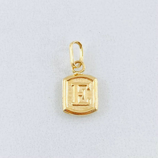 Dije Letra E 0.35g / 1/2 in Oro Amarillo 18K