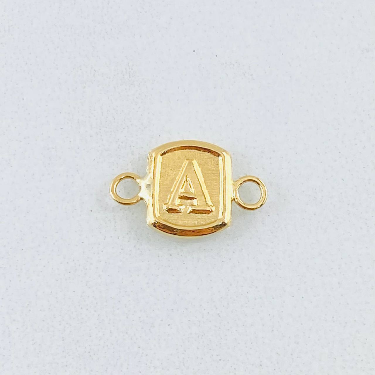 Herraje Letra A 0.3gr / 1/2 in / Oro Amarillo 18K *