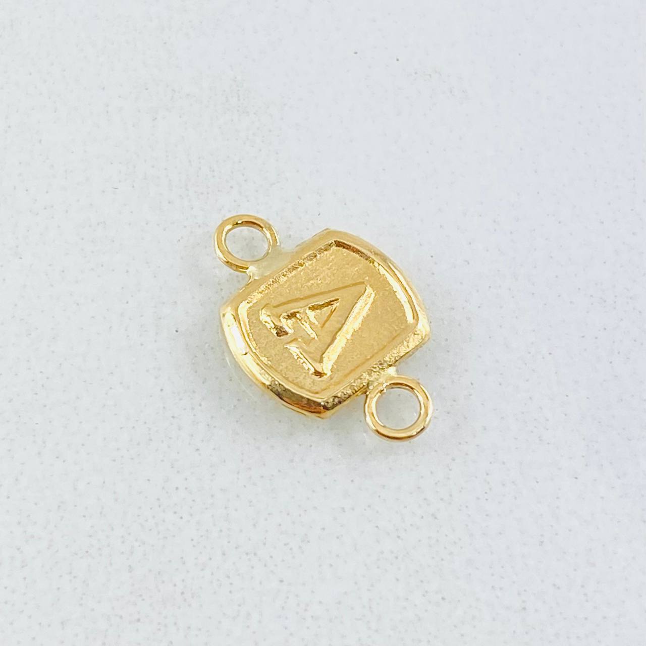 Herraje Letra A 0.35gr / 1/2 in / Oro Amarillo 18K *