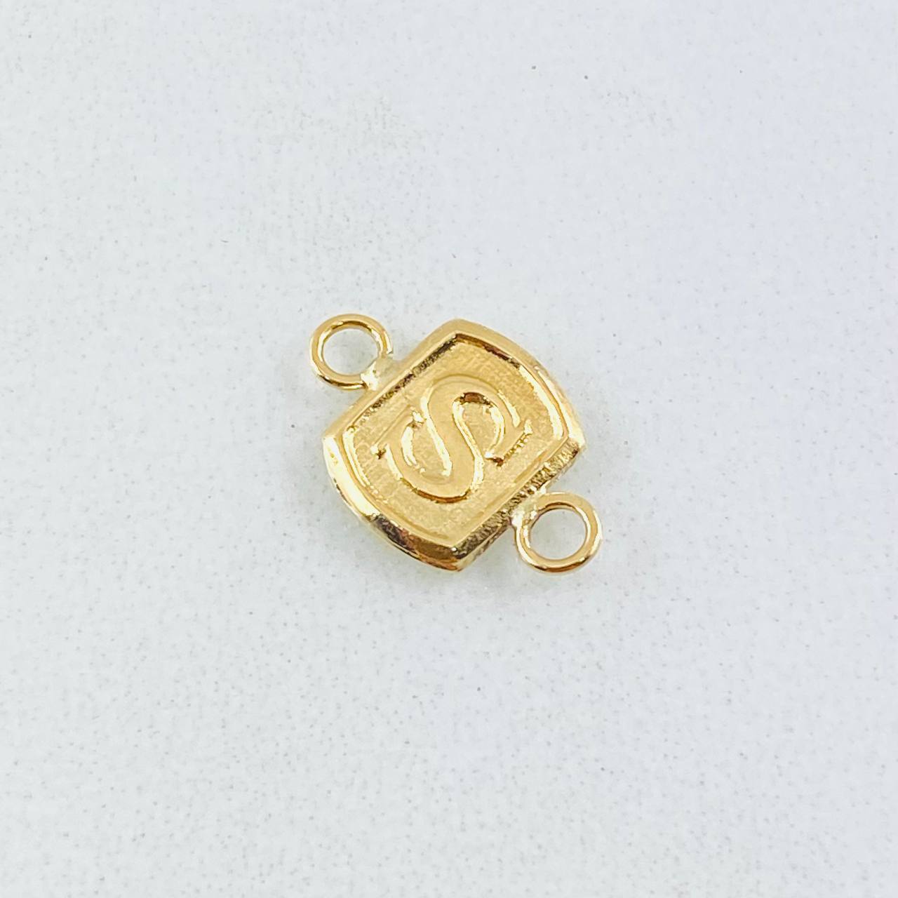 Herraje Letra S 0.3gr / 1/2 in / Oro Amarillo 18K ©