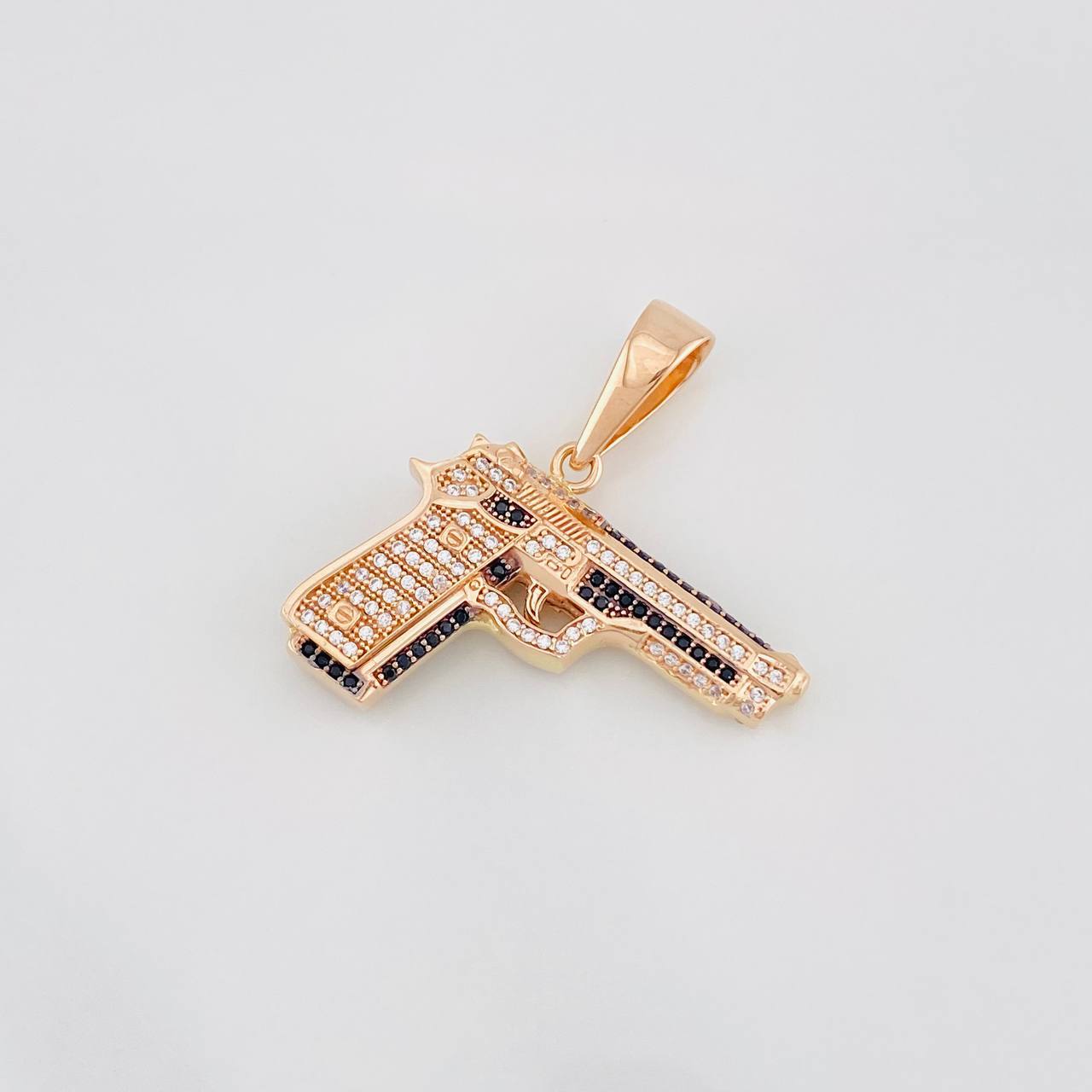 Dije Pistola 11.15g / 1 1/2 in Dos Oros Negro Rosa 18K