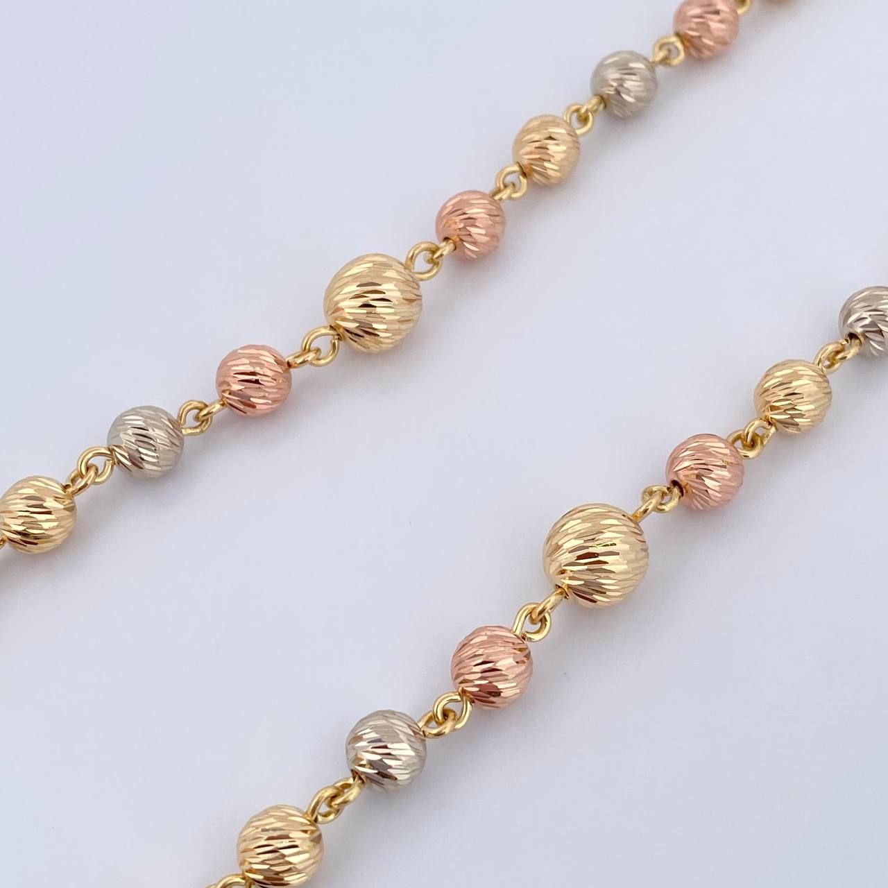 Rosary Virgin Del Carmen 46.95gr / 62.3cm / 6mm-8mm Beads Diamond Cut White Zircons Three 18K Gold $