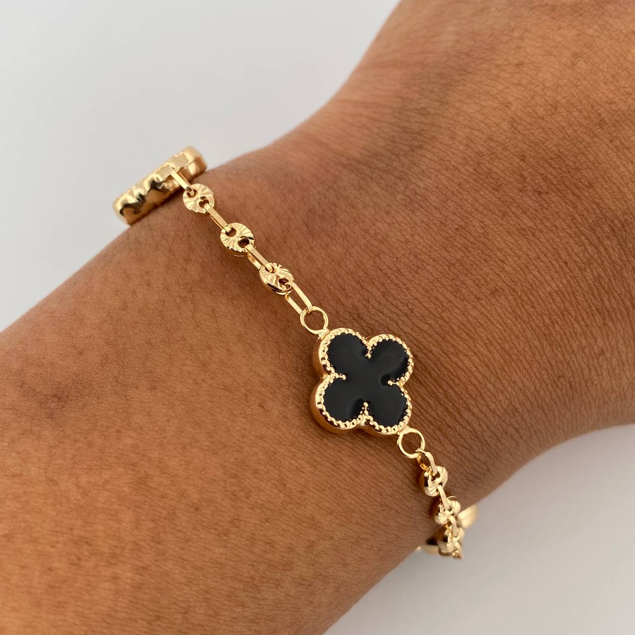 Bracelet GC Clover 5.5gr / 19cm / 3mm Diamond Cut Black Yellow Gold 18K $
