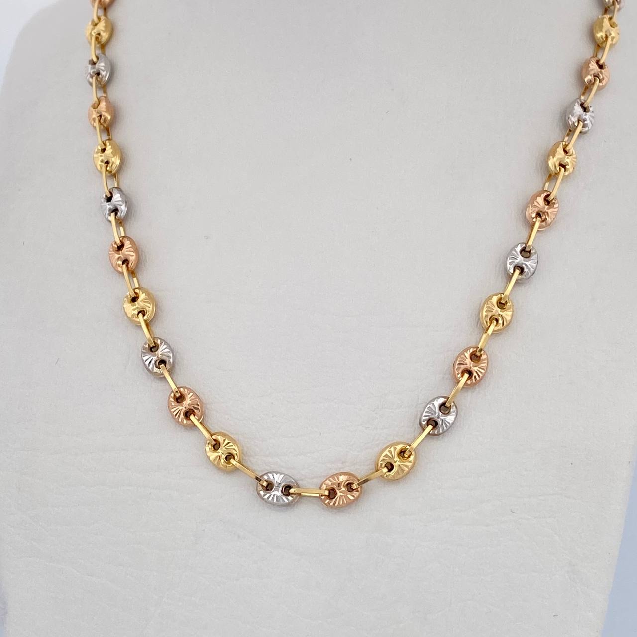 Cadena GC 10.8gr / 51.3cm / 4.7mm Diamantada Tres Oros 18K &