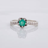 Ring Florentine Channel Emeralds 29pts 1.85g / T6 3/4 Silver 950