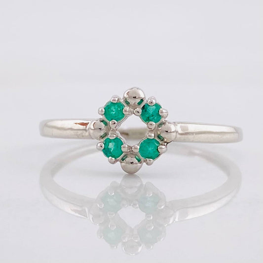 Ring Floral Circle Emeralds 10pts 1 g / T6 3/4 Silver 950