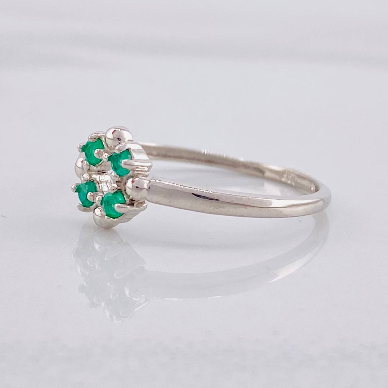 Anillo Circulo Floreado Esmeraldas 10pts 1 g / T6 3/4 Plata 950