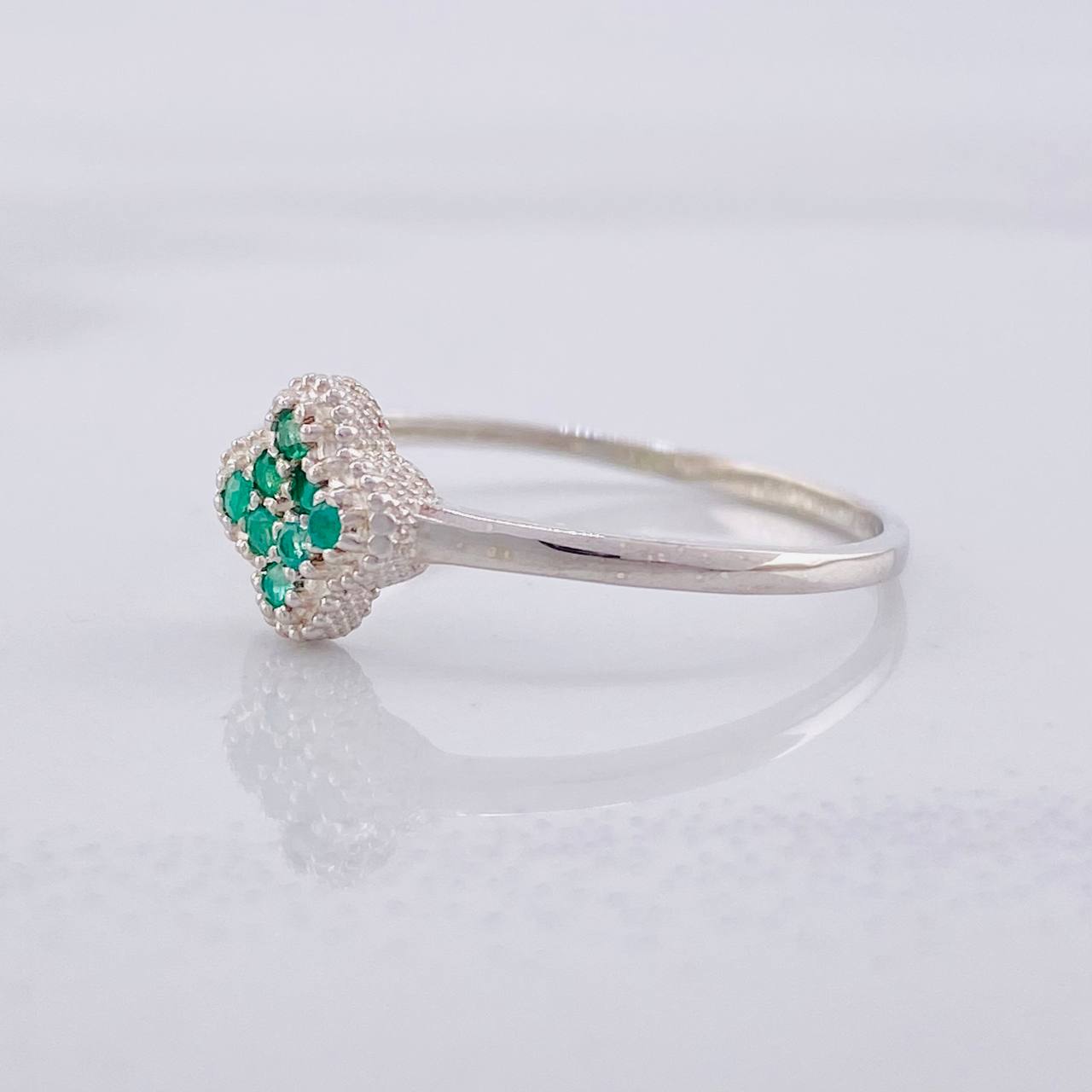 Ring Clover Flower Emeralds 13pts 1.2g / T9 1/2 Silver 925