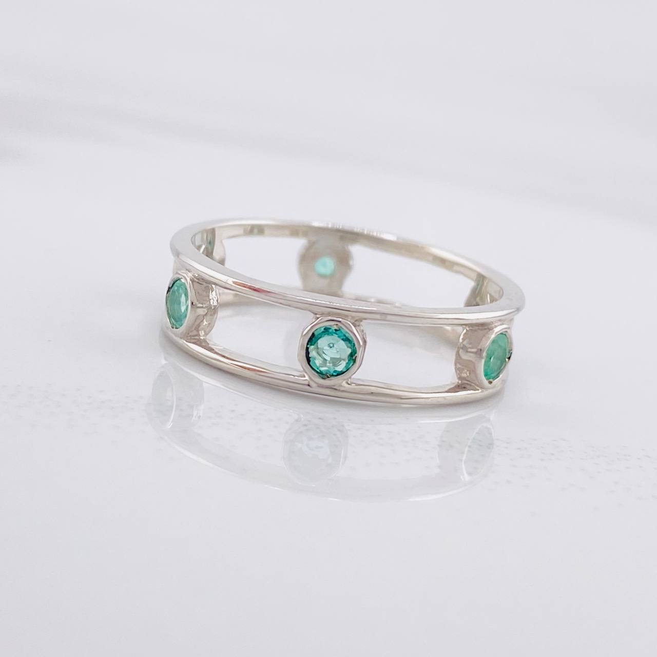Ring Tambourine Emeralds 55pts 2.6g / T9 Silver 925