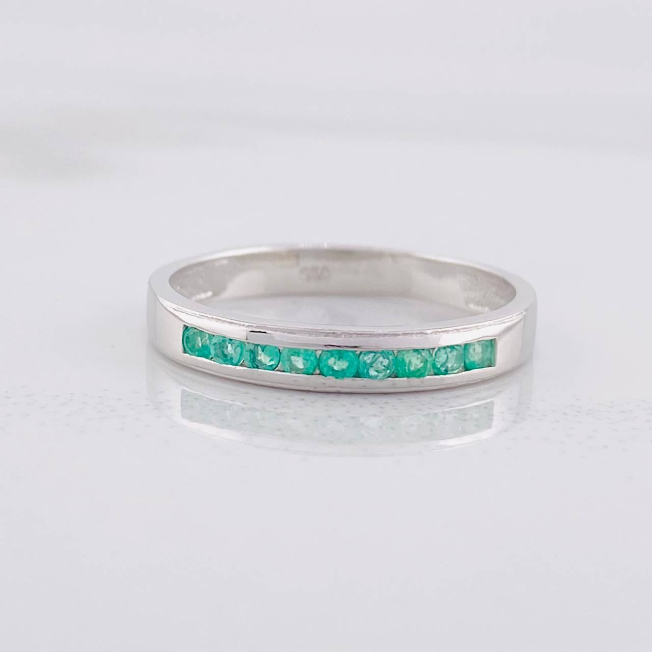 Anillo Carril Esmeraldas 30pts 2g / T10 1/2 Plata 950