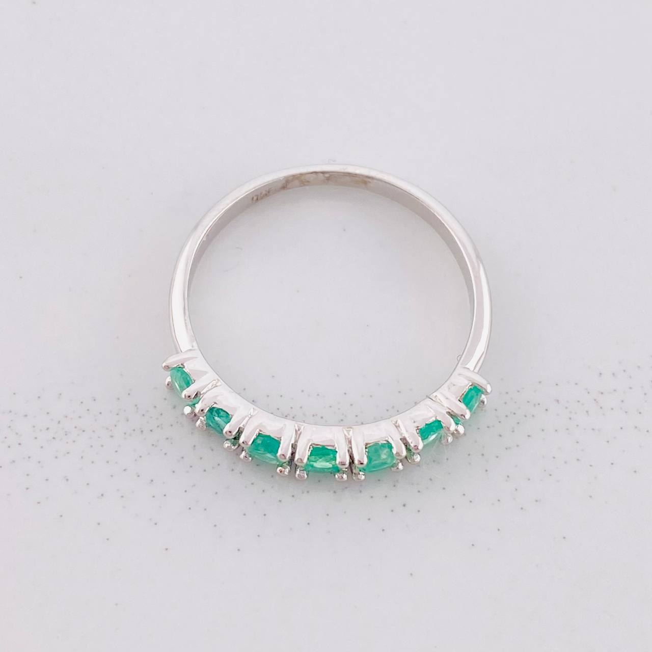Ring Dense Channel Emeralds 47pts 1.55g / T7 1/2 Silver 950