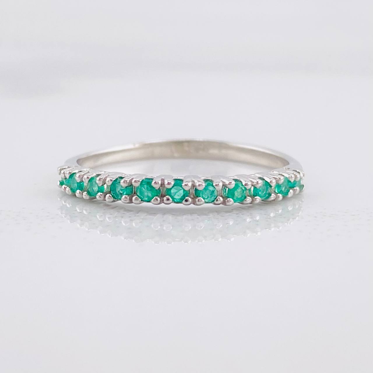 Ring Linear Channel Emeralds 20pts 1.35g / T8 1/4 Silver 950