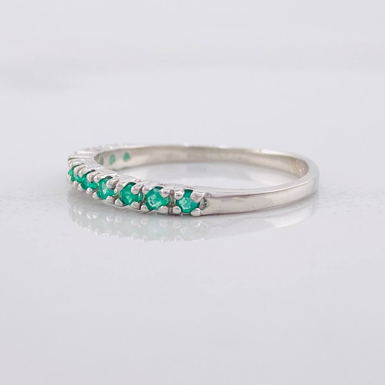 Ring Linear Channel Emeralds 20pts 1.35g / T8 1/4 Silver 950