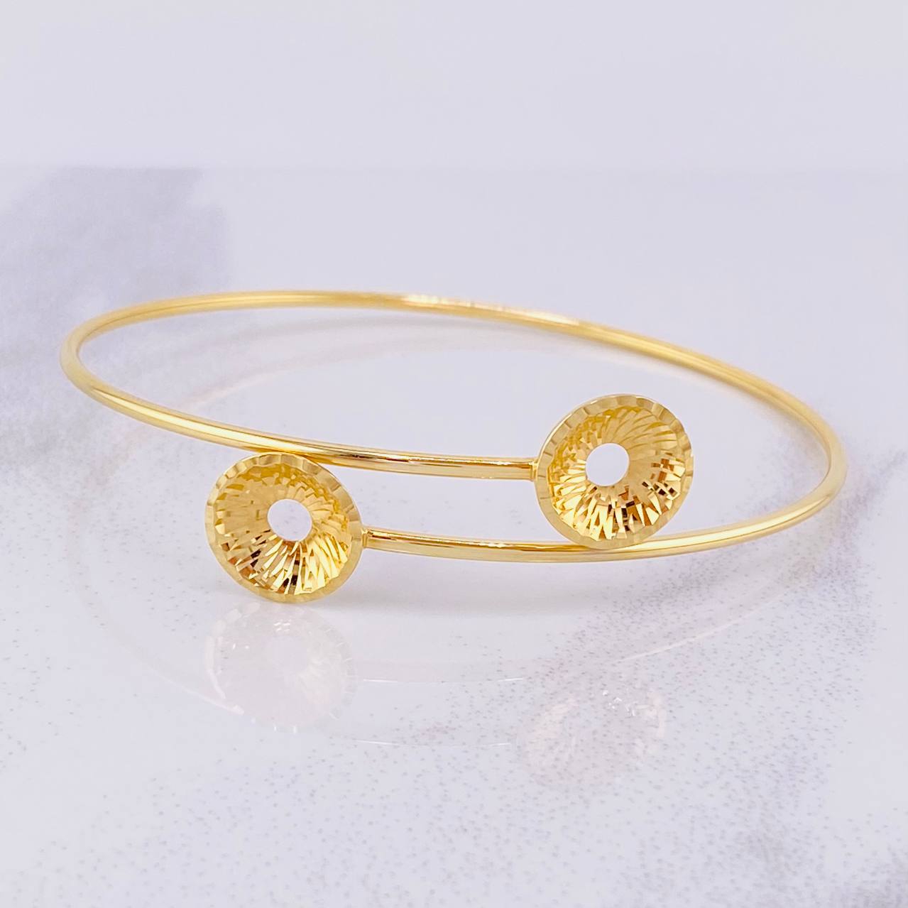 Bracelet Smooth Hoop Shells 3.85g / 7 1/2 in / 1.4mm Yellow Gold 18K