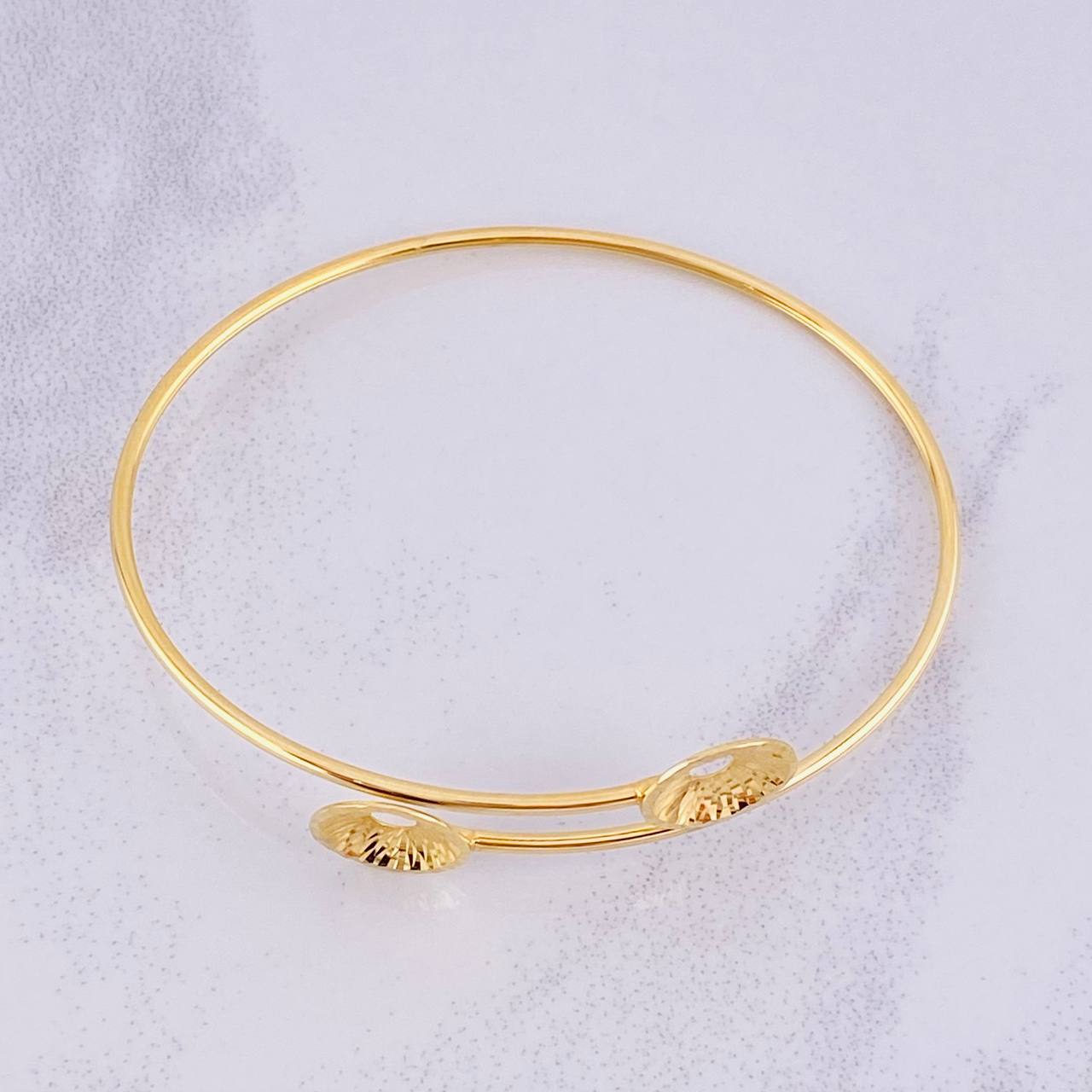 Bracelet Smooth Hoop Shells 3.85g / 7 1/2 in / 1.4mm Yellow Gold 18K