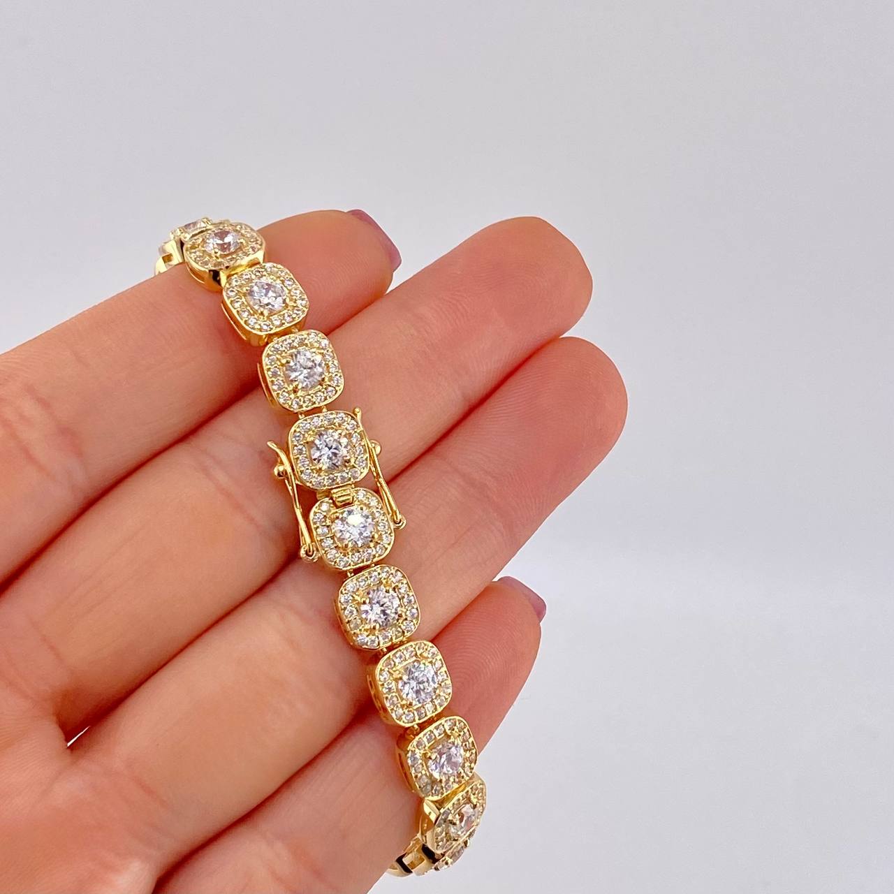 Tennis Bracelet Dense 21.9g / 7 1/4 in / 8mm Two-Tone Yellow White 18K Gold