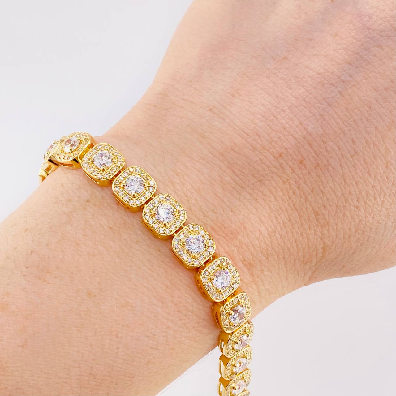 Tennis Bracelet Dense 21.9g / 7 1/4 in / 8mm Two-Tone Yellow White 18K Gold