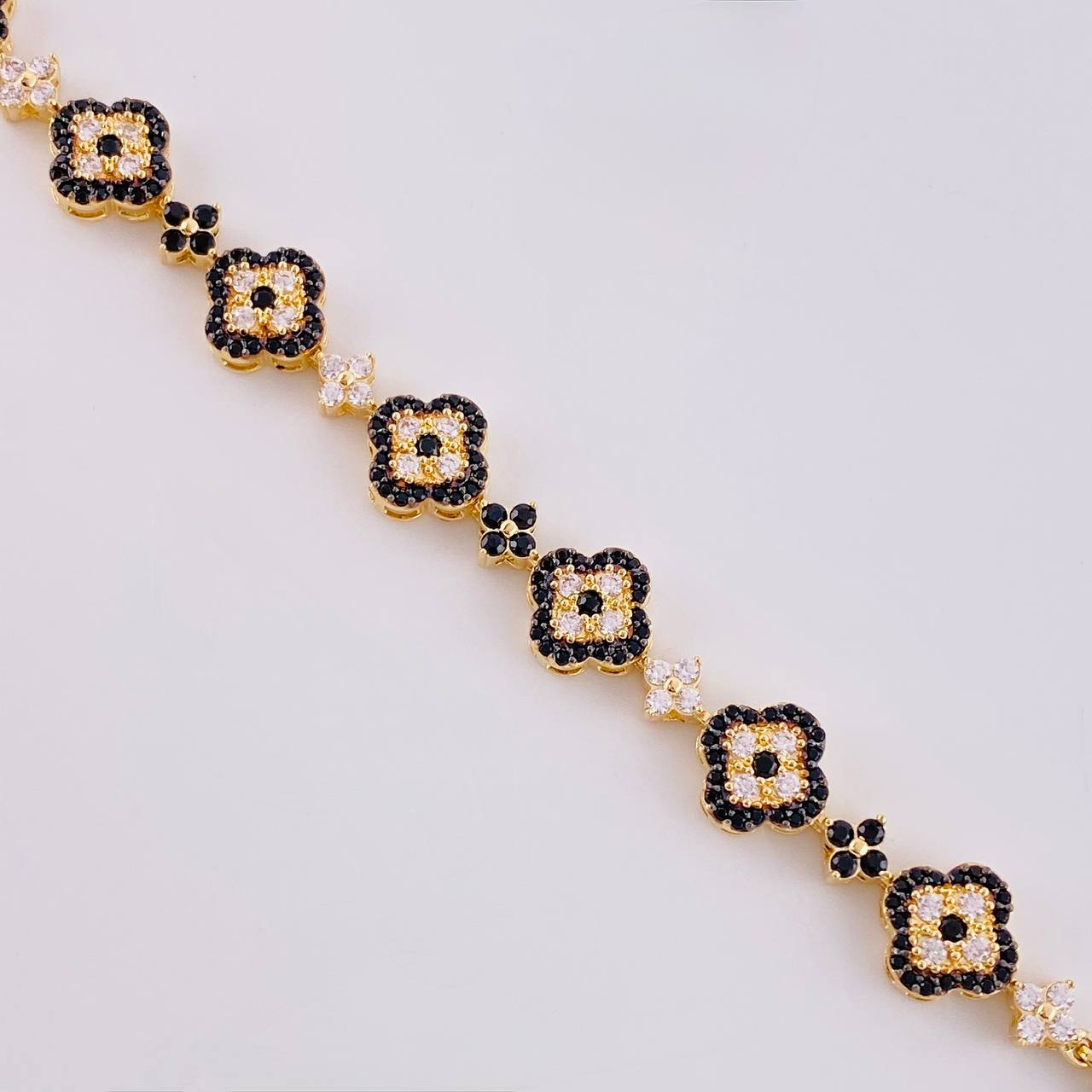 Pulso Tennis Trebol 14.5g / 7 in / 10mm Oro Amarillo 18K