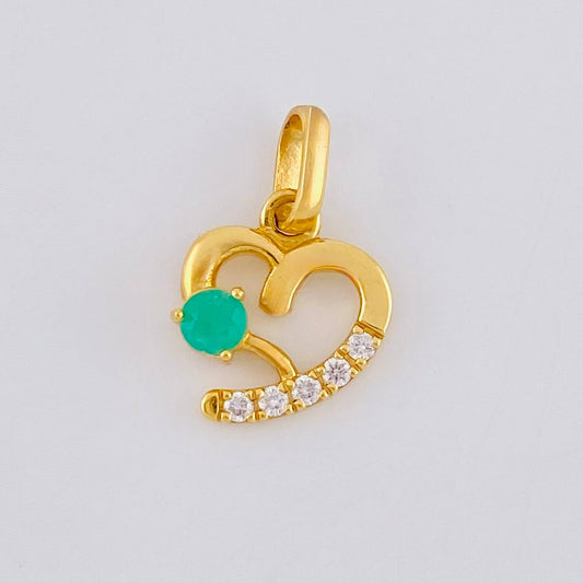 Dije Corazón Silueta 1.55gr / 1.8cm / Esmeraldas 18pts Diamantes Blancos 7pts Oro Amarillo 18K (Joya) *