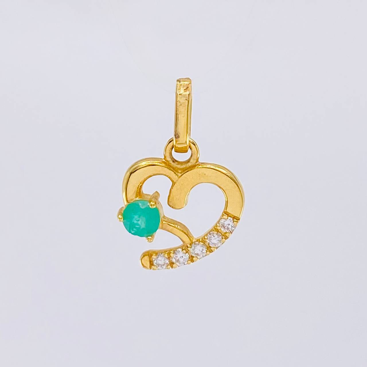 Pendant Heart Silhouette 1.55gr / 1.8cm / Emeralds 18pts White Diamonds 7pts 18K Yellow Gold (Jewel) *