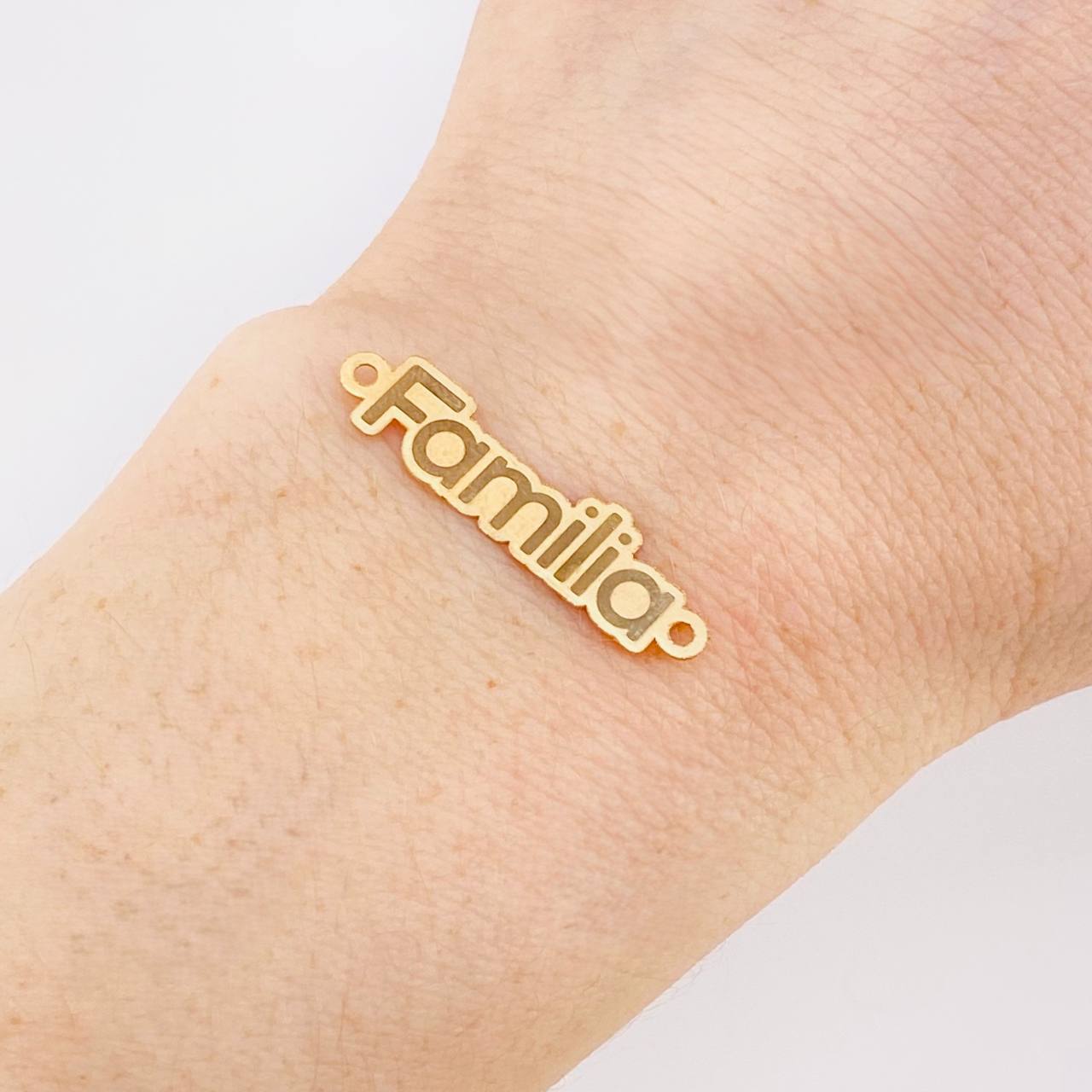 Herraje Familia 0.7g / 1 1/4 in Oro Amarillo 18K