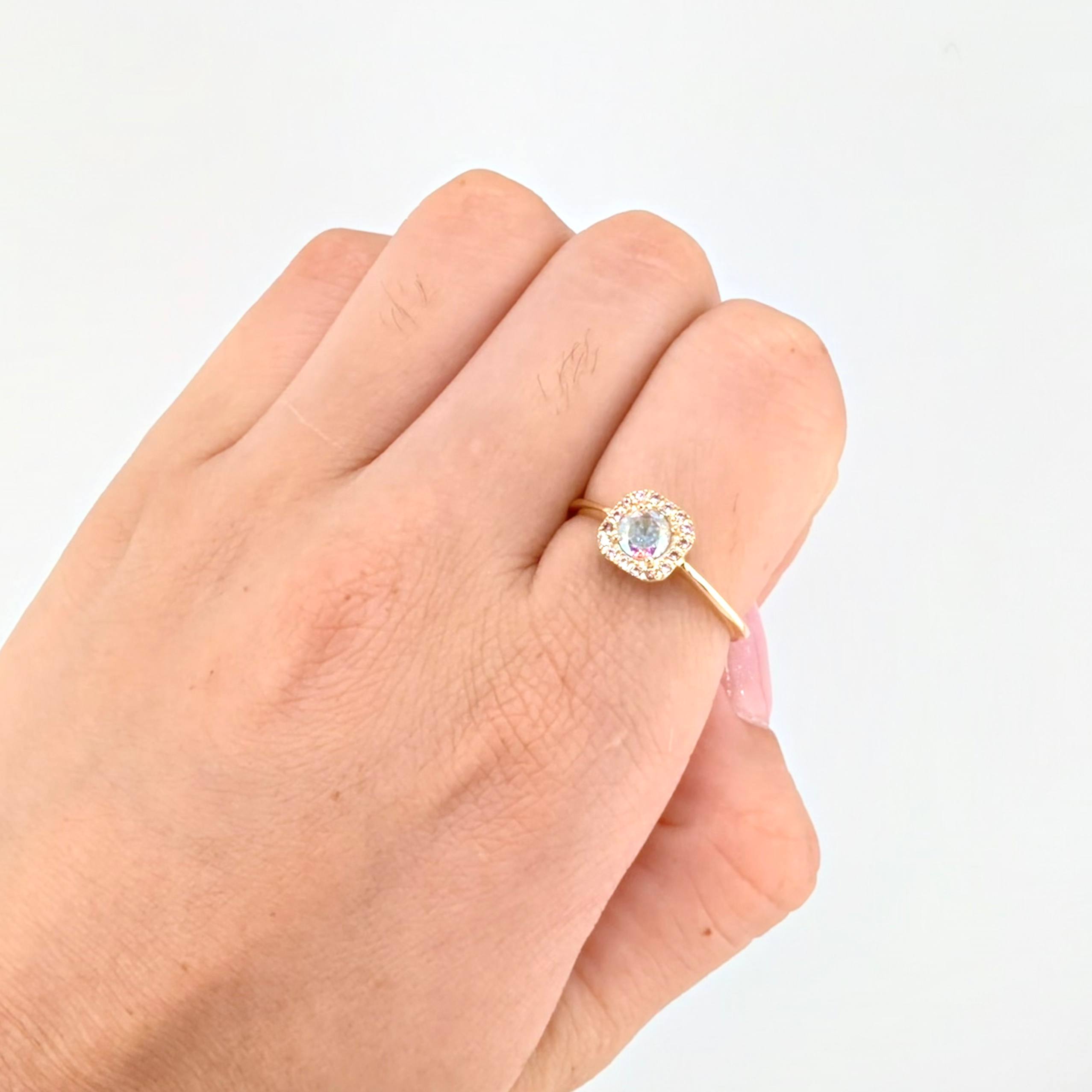 Square Halo Ring 2.05gr / T7 3/4 / 18K Yellow Gold ©