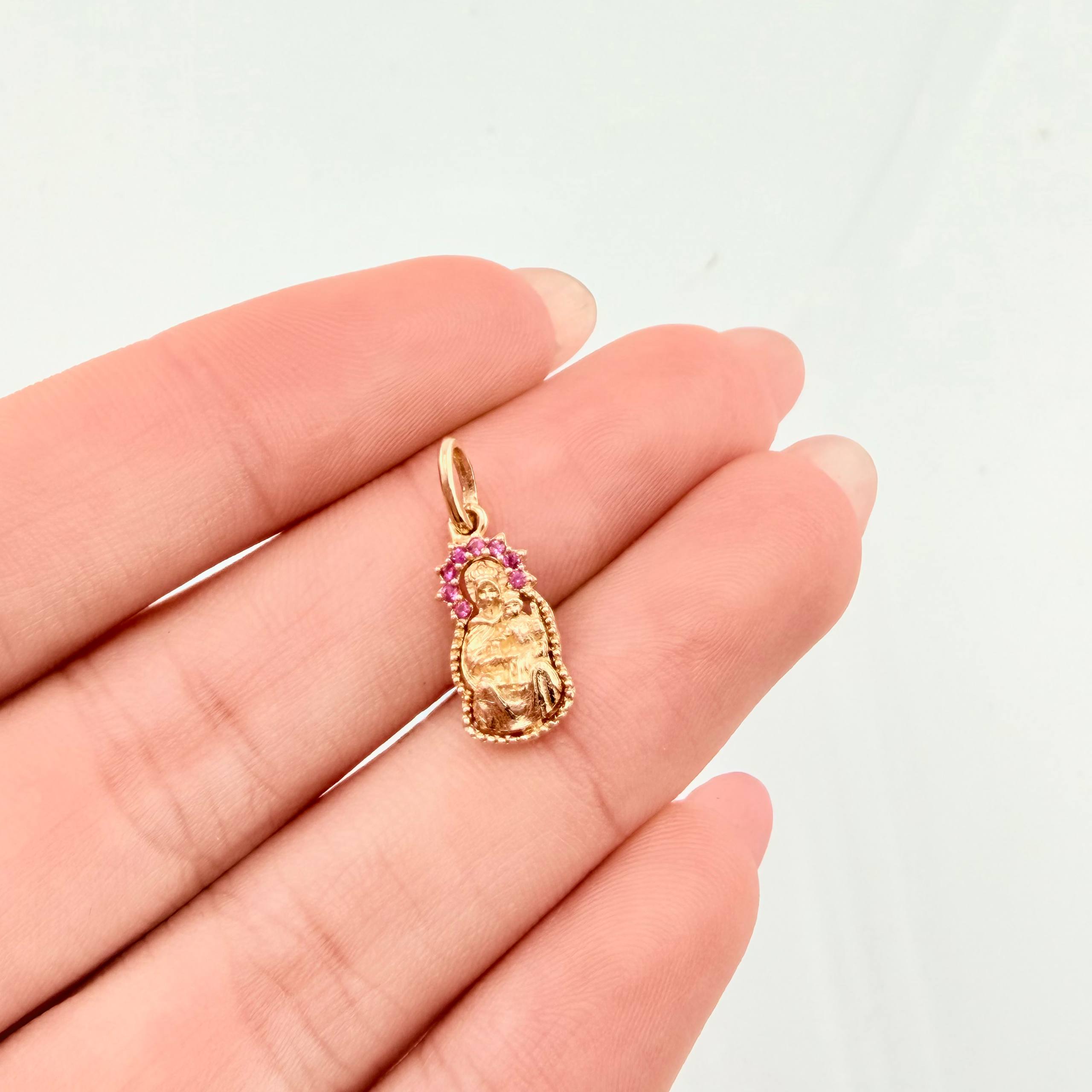 Dije Virgen Del Carmen 1.15gr / 3/4 in / Oro Amarillo 18K ©