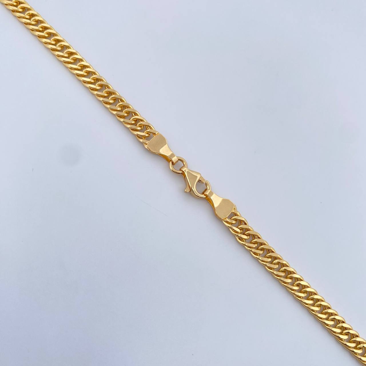 Cadena Cubana Reticulada 13gr / 59.8cm / 4.2mm Oro Amarillo +3 18K $