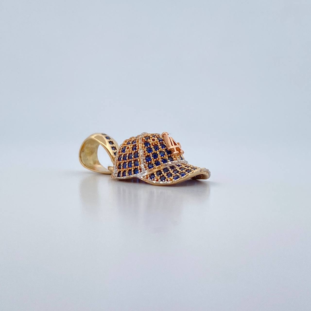 Pendant LA Cap 4.55gr / 2.9cm / Blue Zircons Three 18K Golds &