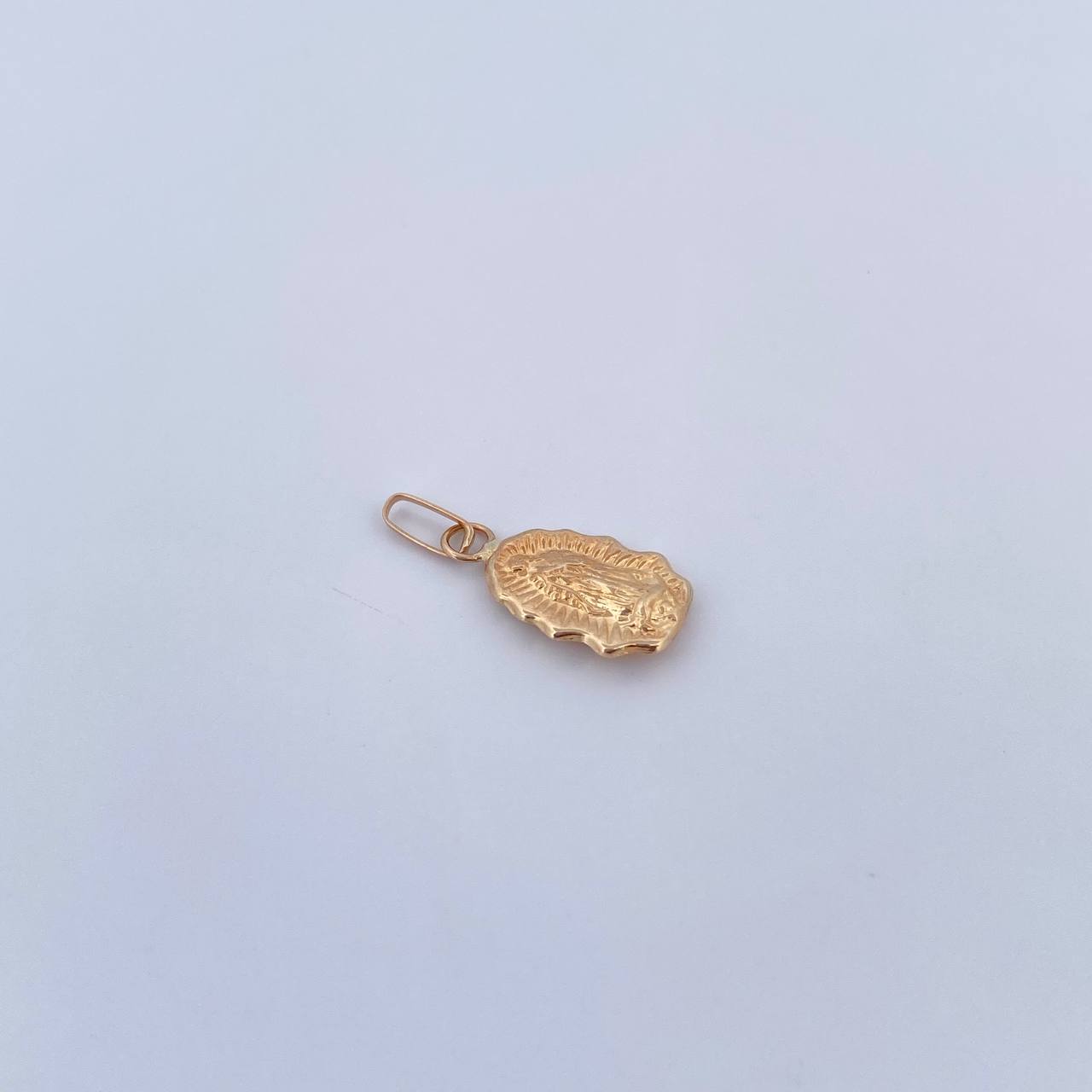 Pendant Virgin Guadalupe 0.55gr / 2cm / Smooth 18K Yellow Gold $