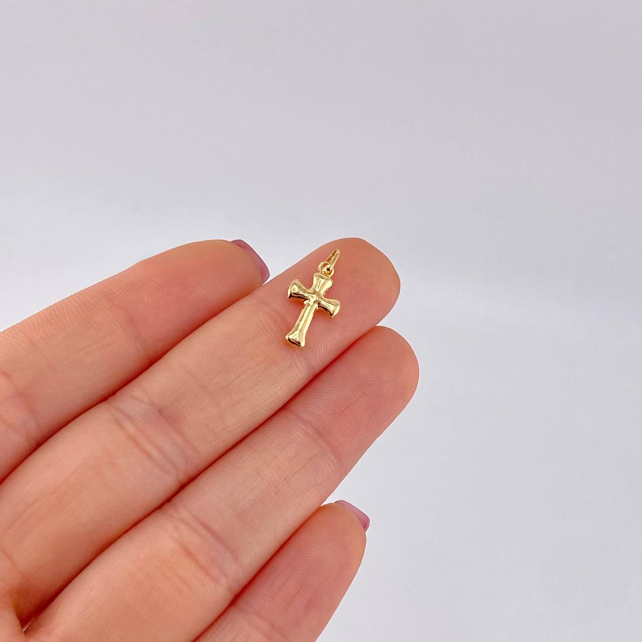 Dije Cruz Puntas Curvas 0.4g / 3/4 in Oro Amarillo 18K