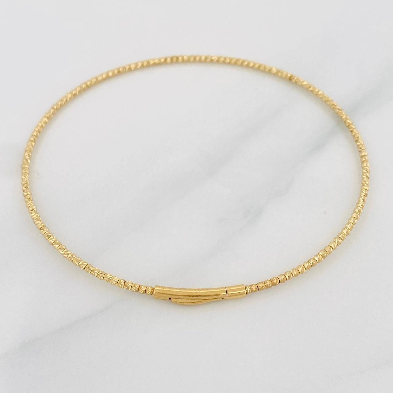 Diamond Cut Bracelet Hoop 2g / 6 3/4 in / 2mm Yellow Gold 18K