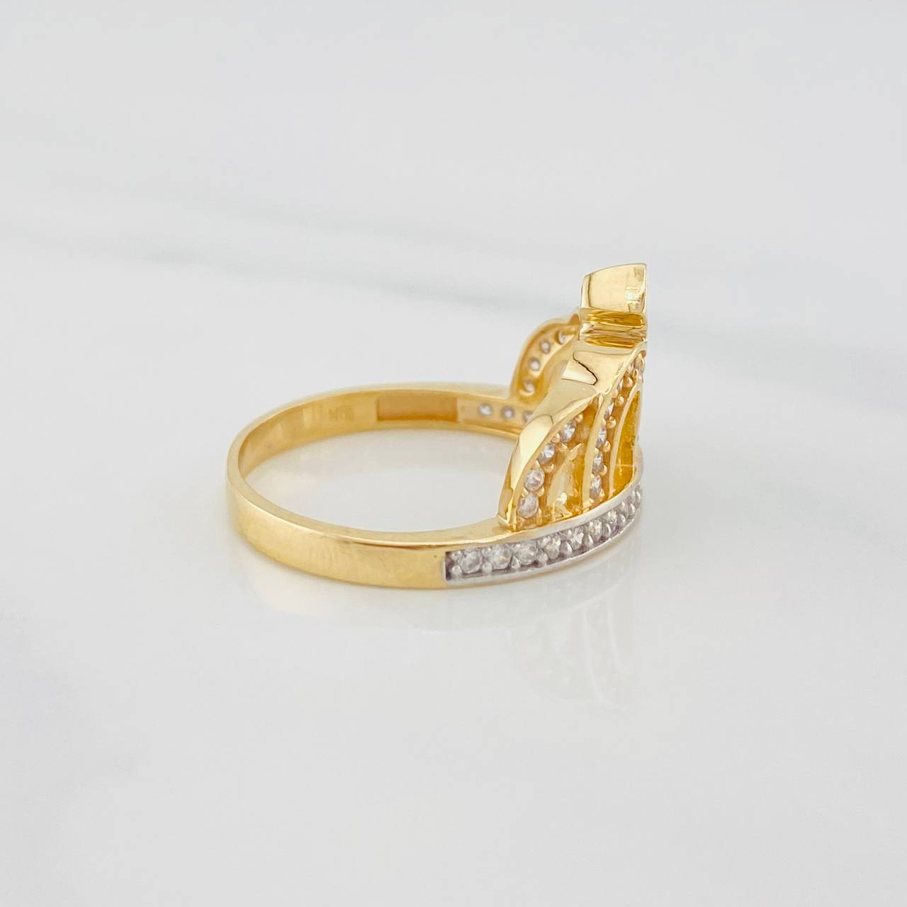 Anillo Corona 3.85g / T6 3/4 Dos Oros Amarillo Blanco 18K