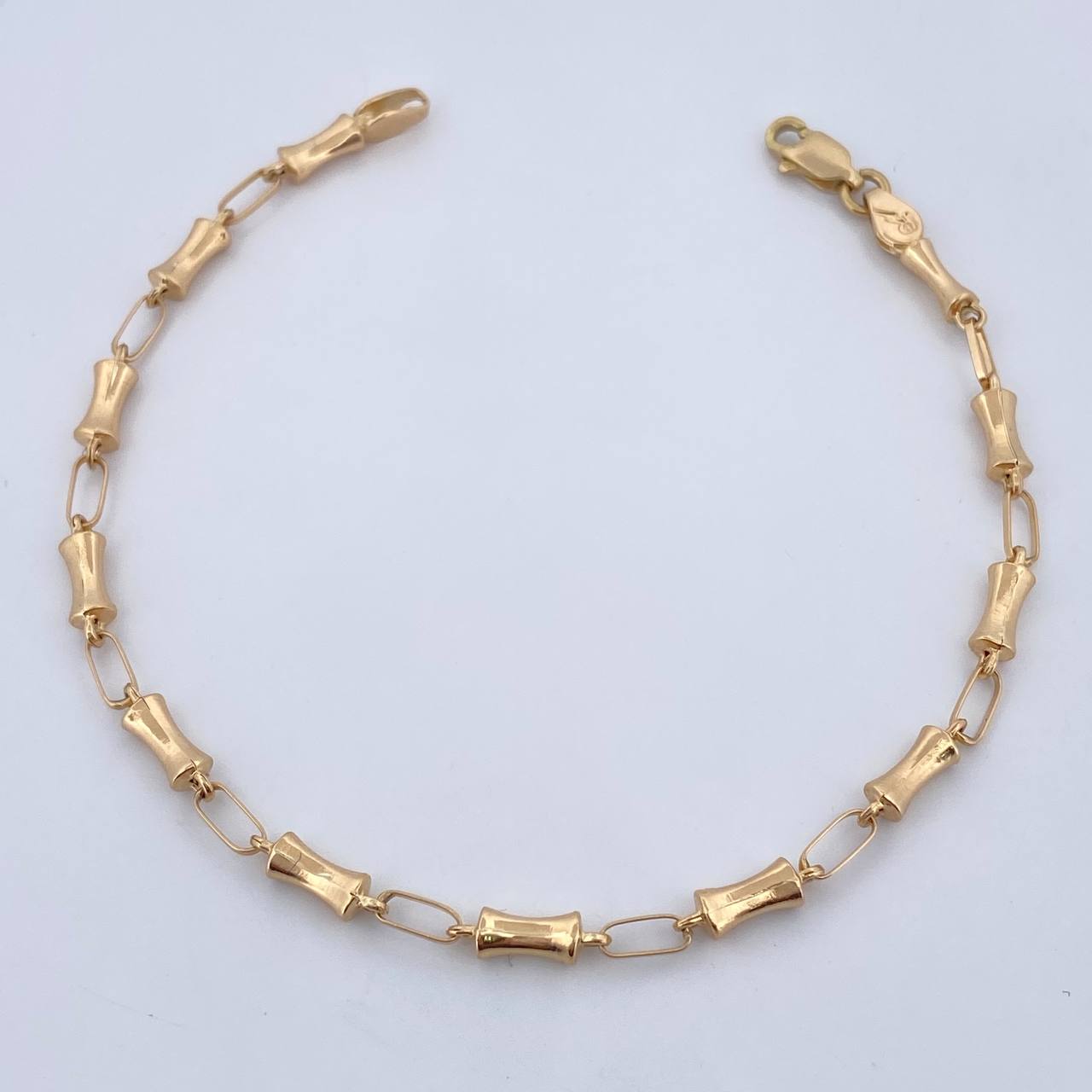 Pulso Rustico Yelmo 3.4gr / 20.4cm / 3.3mm Oro Amarillo 18K $