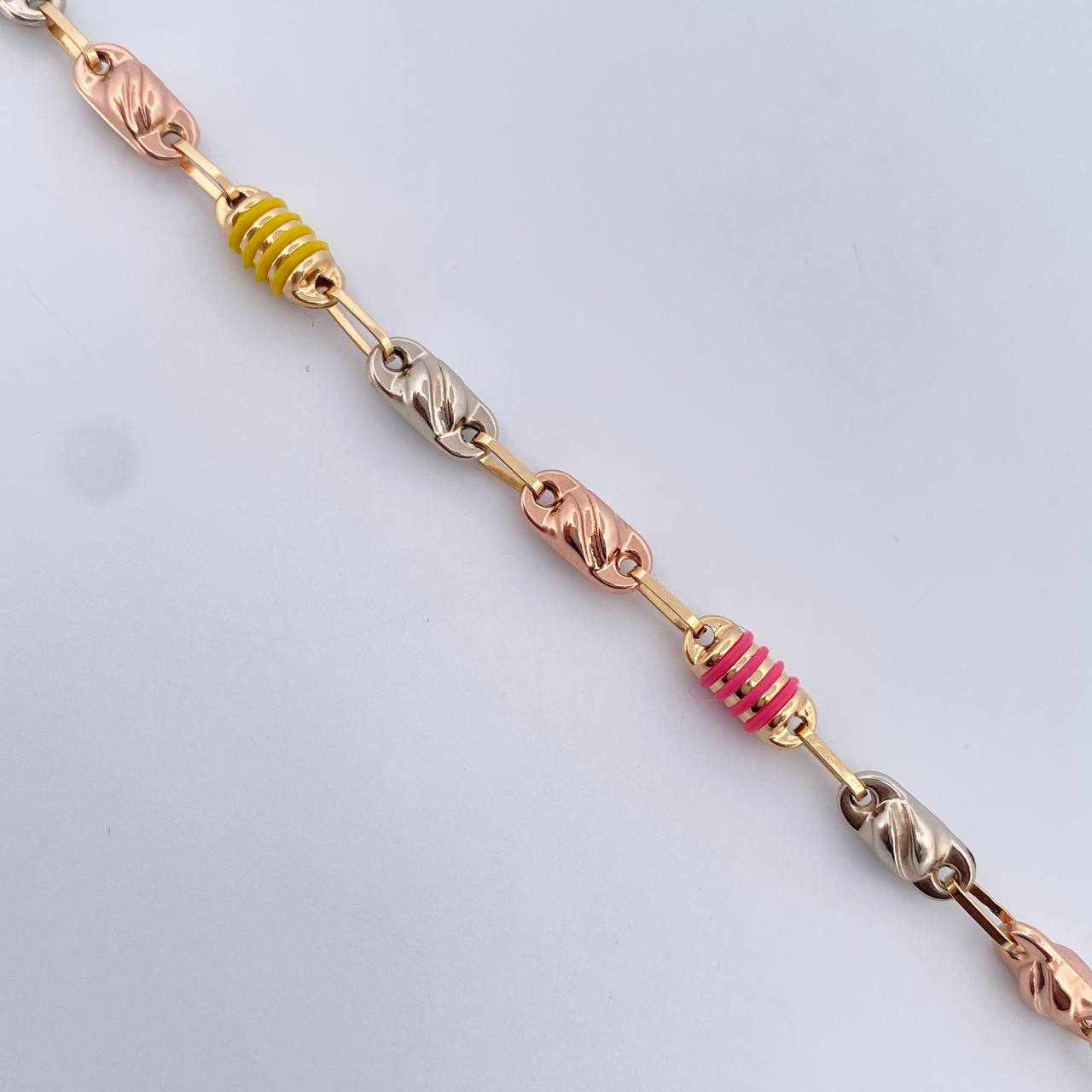 Tobillera Rustica Barril 5.9gr / 24.5cm / 4.7mm Cauchos De Colores Tres Oros 18K $