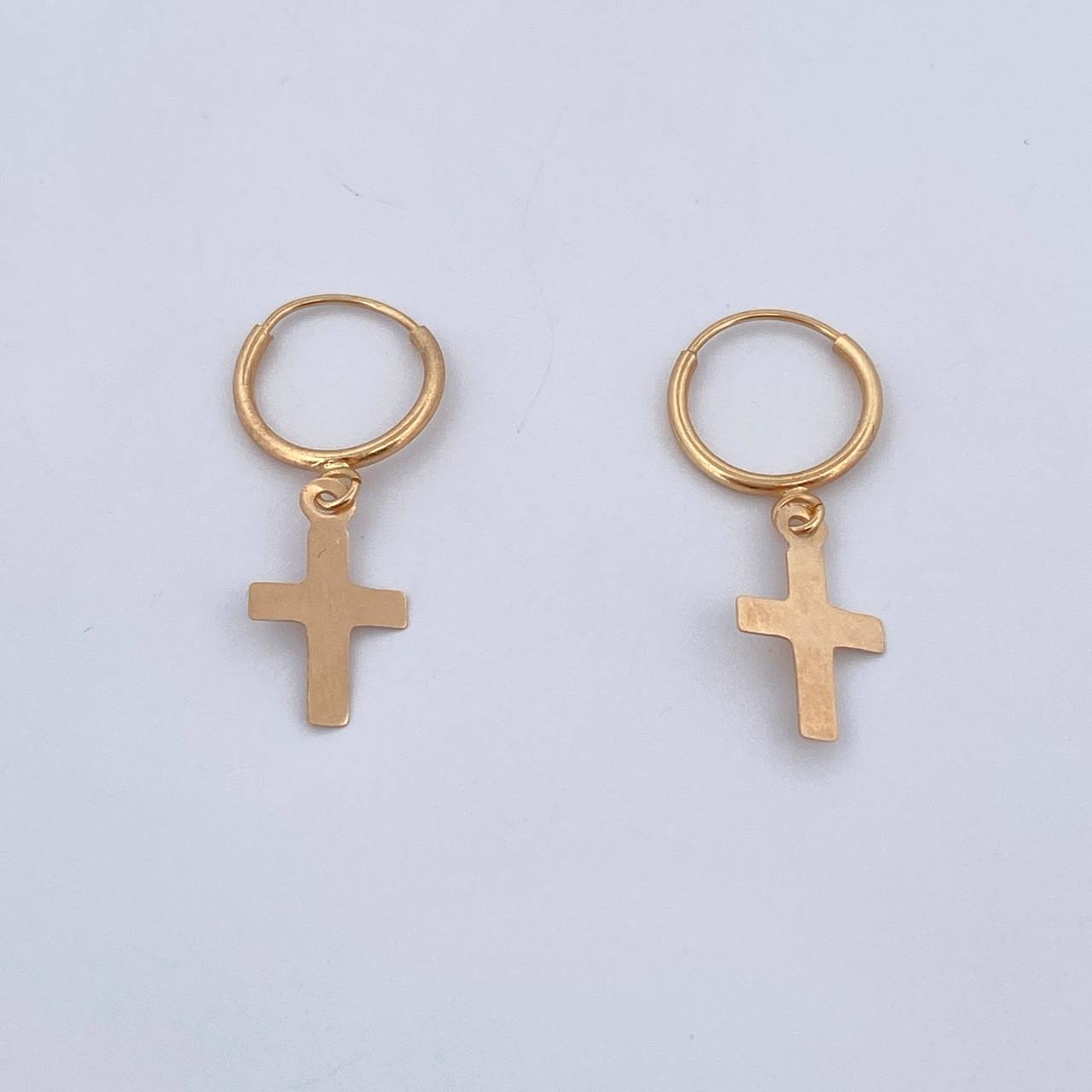 Candongas Cruz 0.75gr / 2.5cm / 1.2mm Lisas Oro Amarillo 18K $
