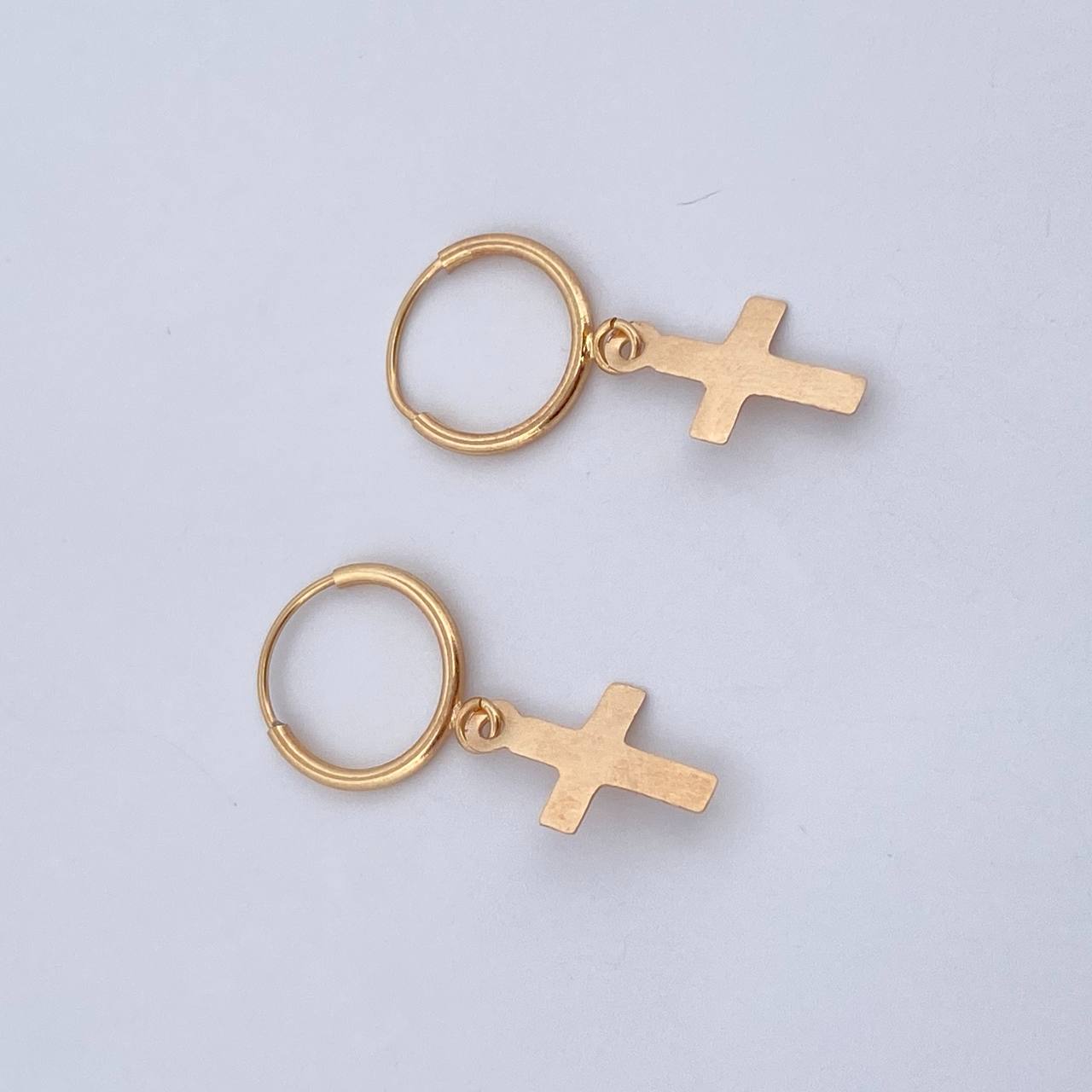 Candongas Cruz 0.75gr / 2.5cm / 1.2mm Lisas Oro Amarillo 18K $