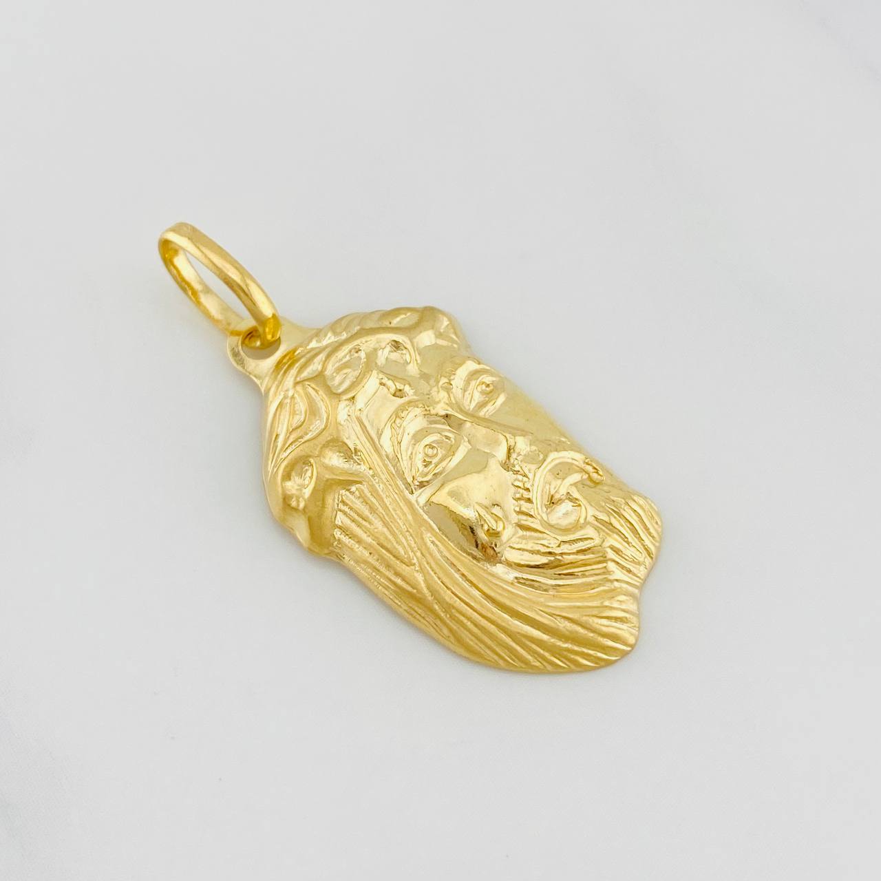 Dije Rostro cristo 1.65g / 1 1/4 in Oro Amarillo 18K