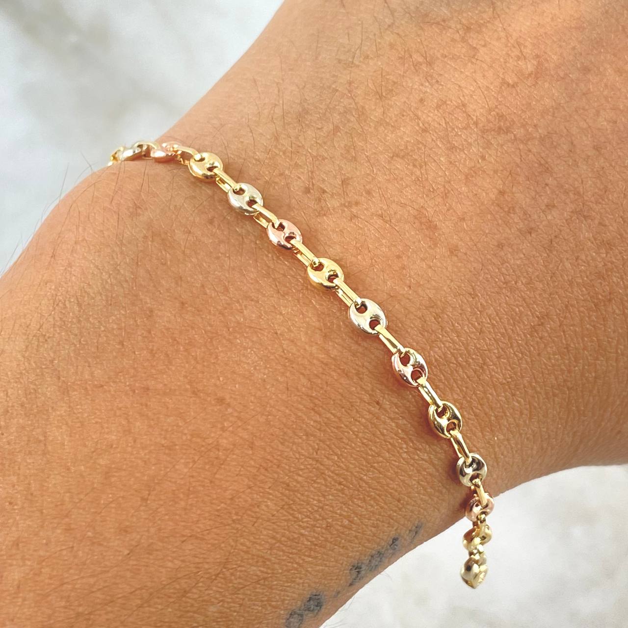Bracelet GC 2.4gr / 7 3/4 in / Three 18K Golds