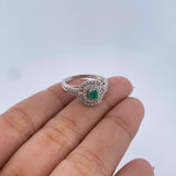 Anillo Solitario Halo 3.75gr / T6 1/4 / Esmeraldas 15 Pts Diamantes 34 Pts Oro Blanco 18K (Joya) &