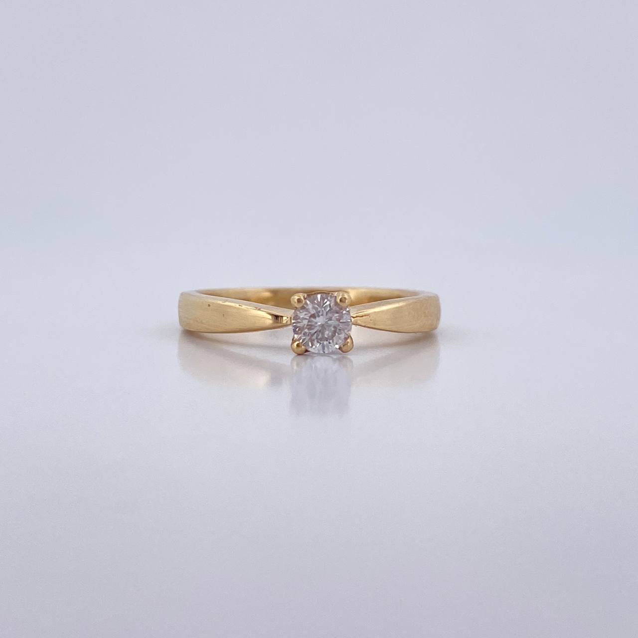 Round Solitaire Ring 3.15gr / Size 5 3/4 / Diamond 22 Pts 18K Yellow Gold (Jewel) &