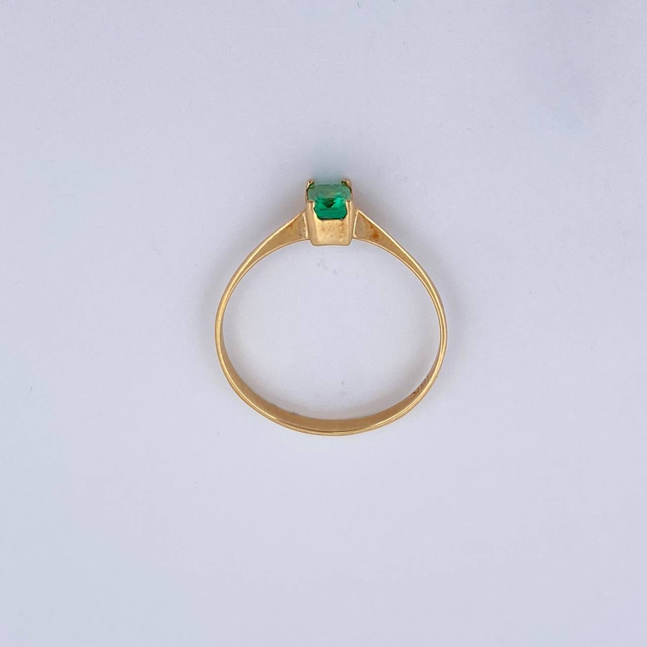 Rectangular Solitaire Ring 1.05gr / Size 6 3/4 / Emerald 14 Pts 18K Yellow Gold (Jewel) &