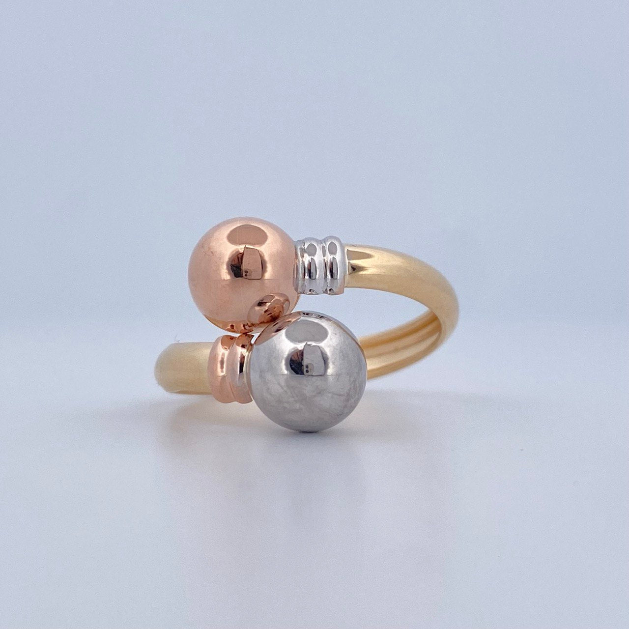 You and Me Ring 1.95gr / Size 6 3/4 / 18K Gold $