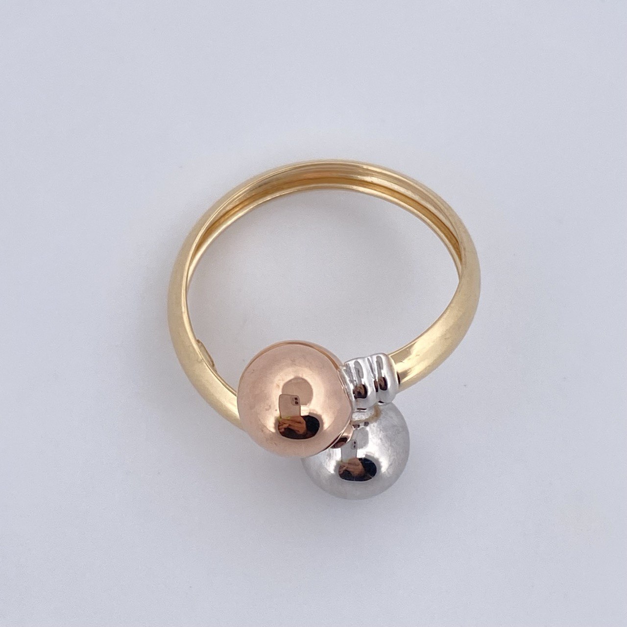 You and Me Ring 1.95gr / Size 6 3/4 / 18K Gold $
