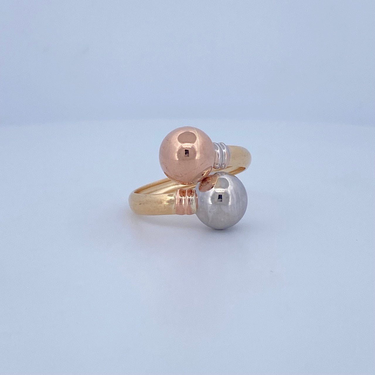 You and Me Ring 2.8gr / Size 7 3/4 / 18K Gold $