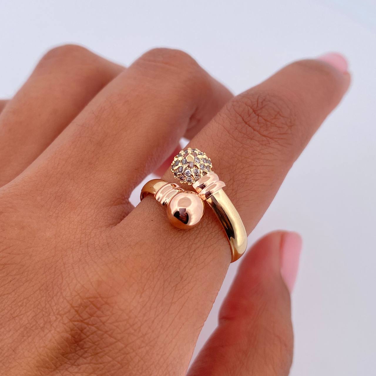 You and Me Ring 1.6gr / Size 6 1/4 / 18K Gold $