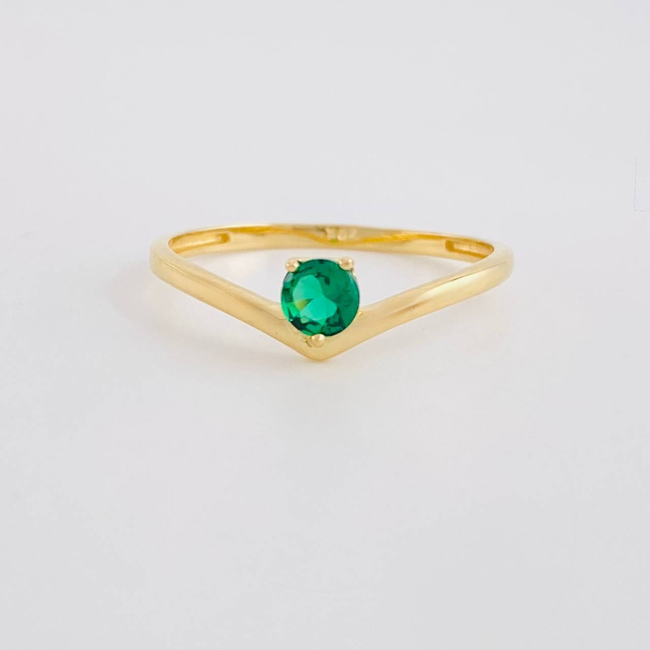 Anillo Curva en V Solitario 1.25g / T7 1/2 Oro Amarillo 18K